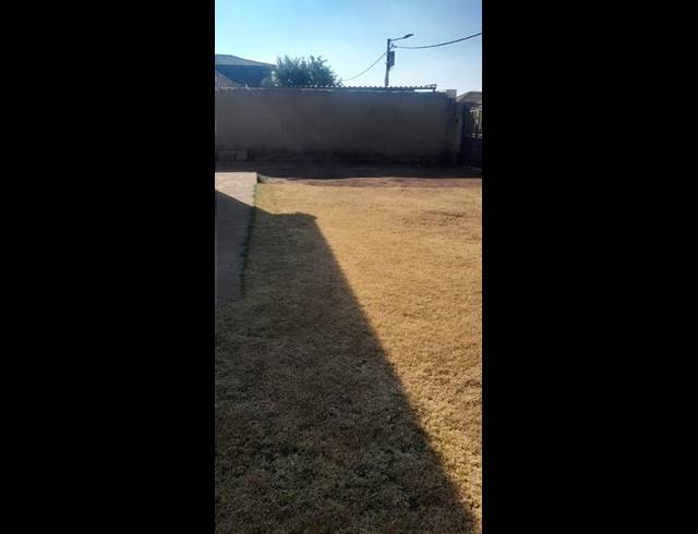 2 BEDROOM HOUSE FOR SALE IN LUFHERENG